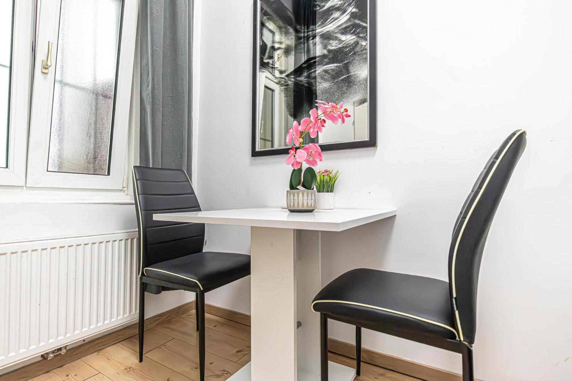 6 Min To Amusement Park - Economy Rooms In Shared Apartment Vienna Exterior photo