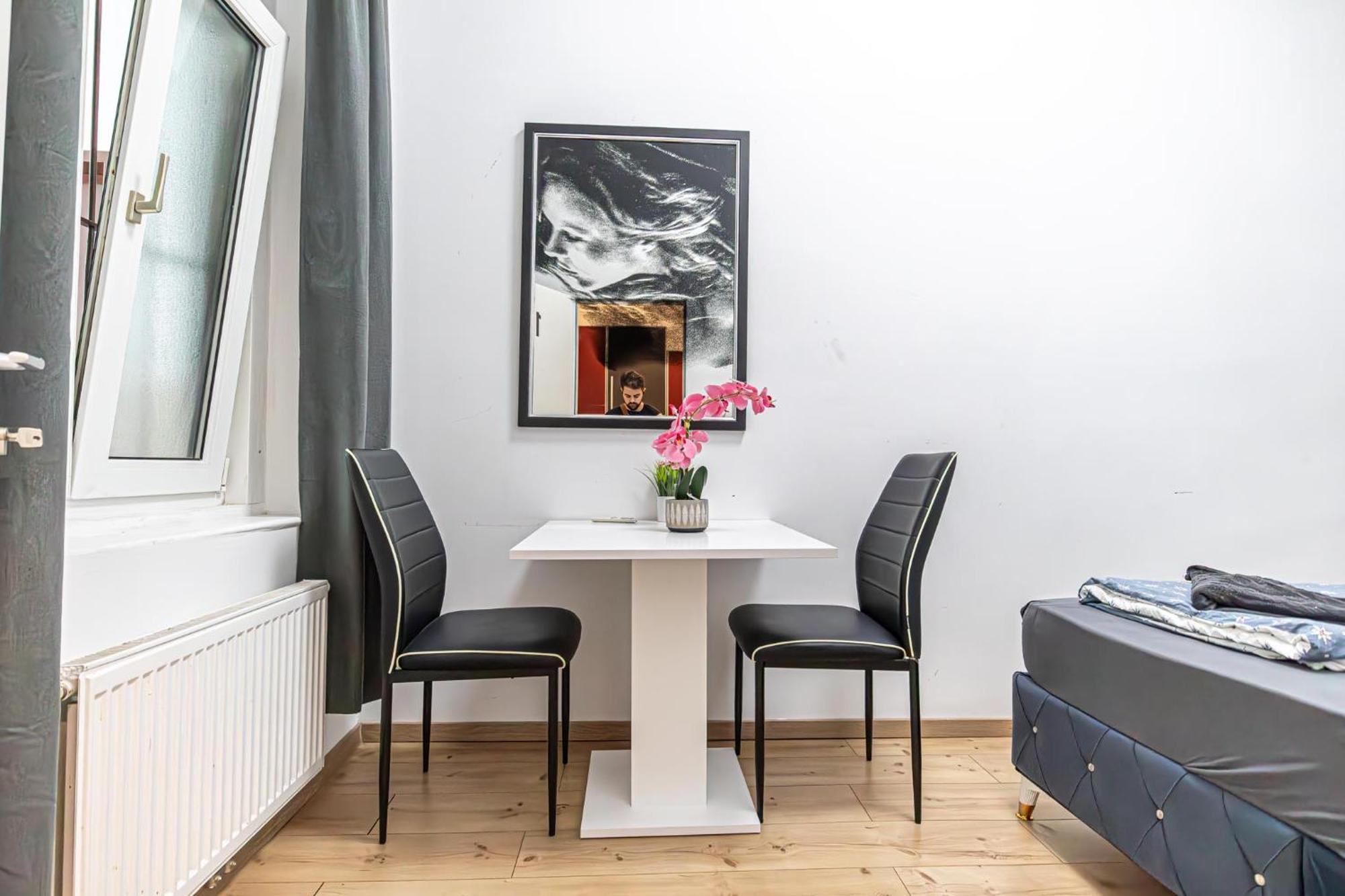6 Min To Amusement Park - Economy Rooms In Shared Apartment Vienna Exterior photo