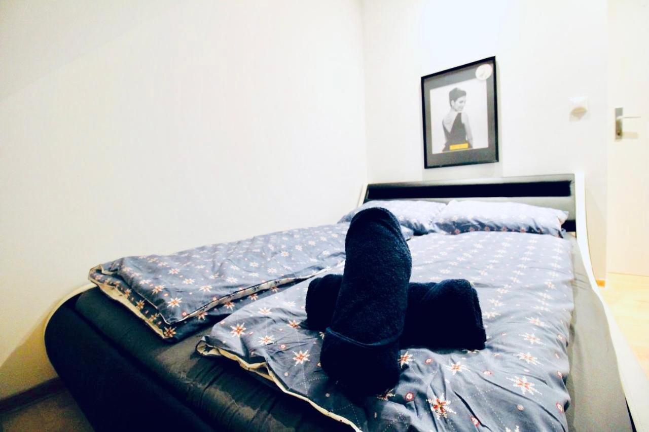 6 Min To Amusement Park - Economy Rooms In Shared Apartment Vienna Exterior photo